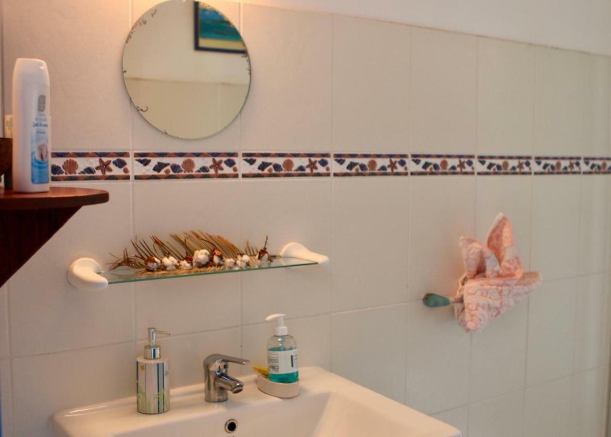 לה ווקלה Bed & Breakfast 6 Suites Piscine Et Plage Pointe Faula מראה חיצוני תמונה