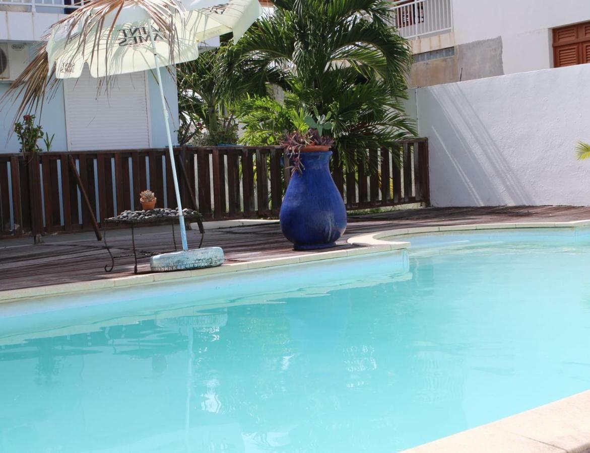 לה ווקלה Bed & Breakfast 6 Suites Piscine Et Plage Pointe Faula מראה חיצוני תמונה
