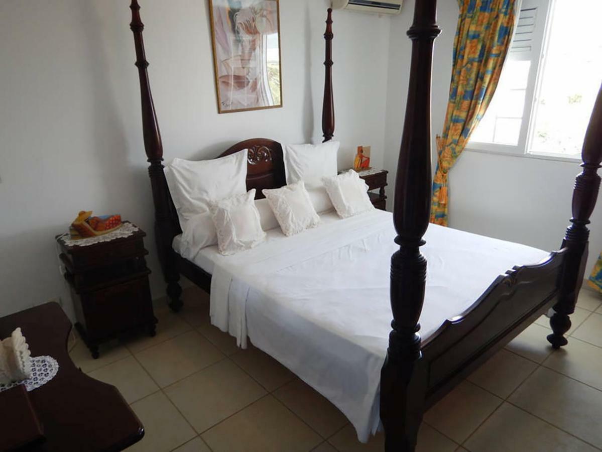 לה ווקלה Bed & Breakfast 6 Suites Piscine Et Plage Pointe Faula מראה חיצוני תמונה